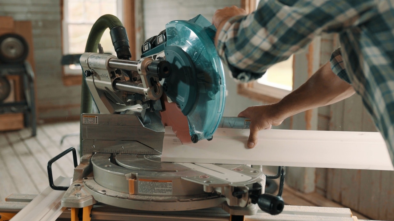 Person using an inside miter cut