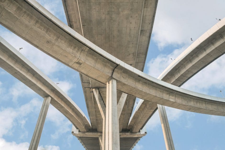 Fiber-reinforced concrete bridge