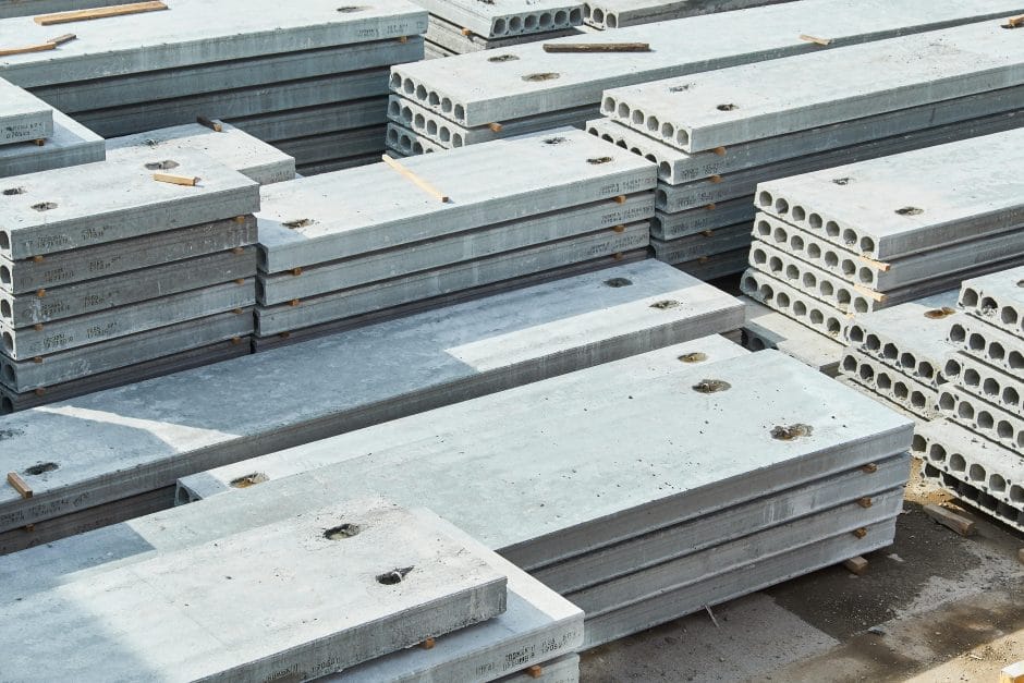 Manufacturing concrete slabs